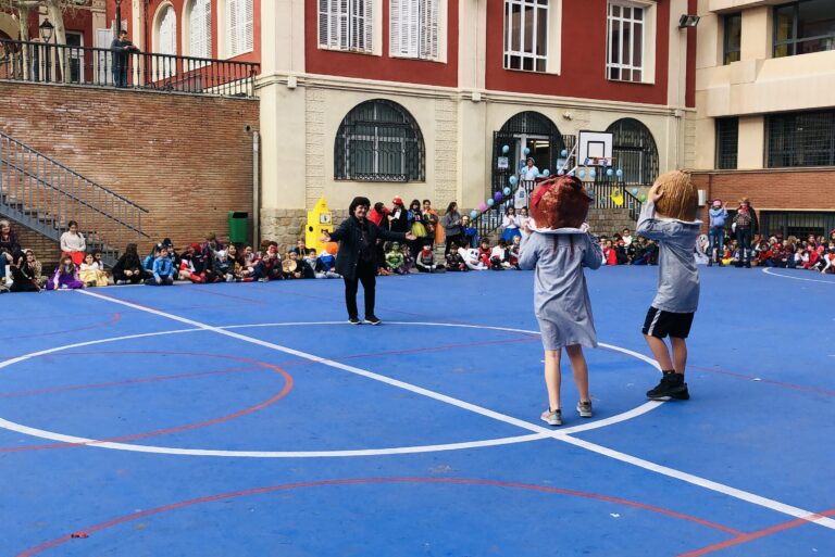 Benvinguts Marc i Carla, els capgrossos del col·legi Padre Damián!