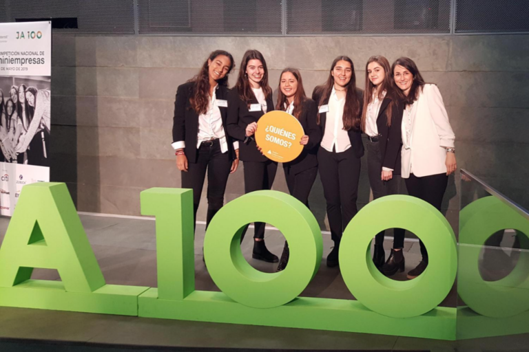 Emprenedores a la Competició Nacional de Miniempreses
